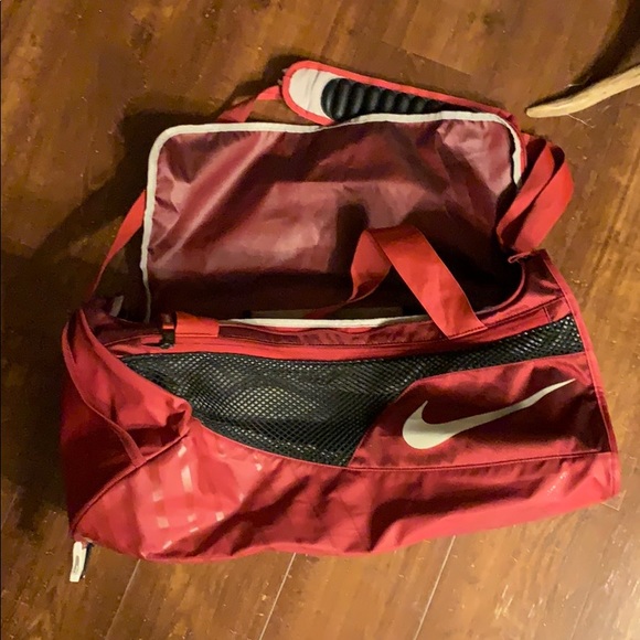 Nike duffle bag - Picture 1 of 5